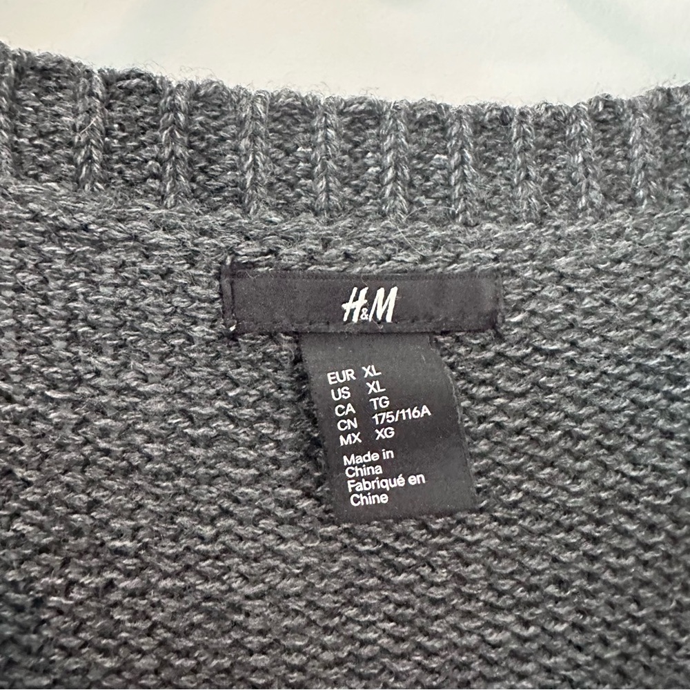H&M Gray Faux Fur Front Knit Back Vest XL - Picture 4 of 5